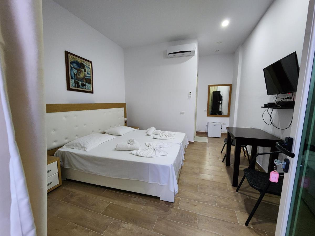 Sea Front Villa Vlorë Exterior foto